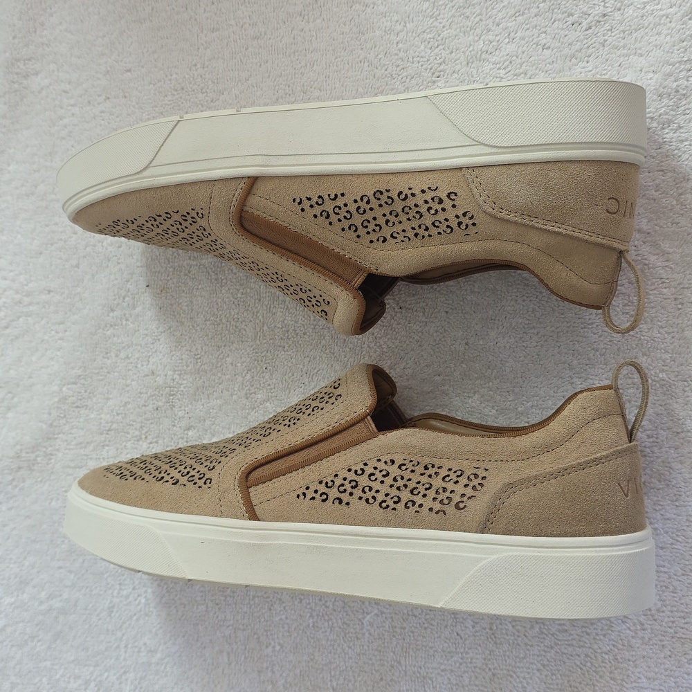 Vionic Kimmie Perforated Wheat Slip On Sneaker Womens Size 9 Nwob - Picture 13 of 16